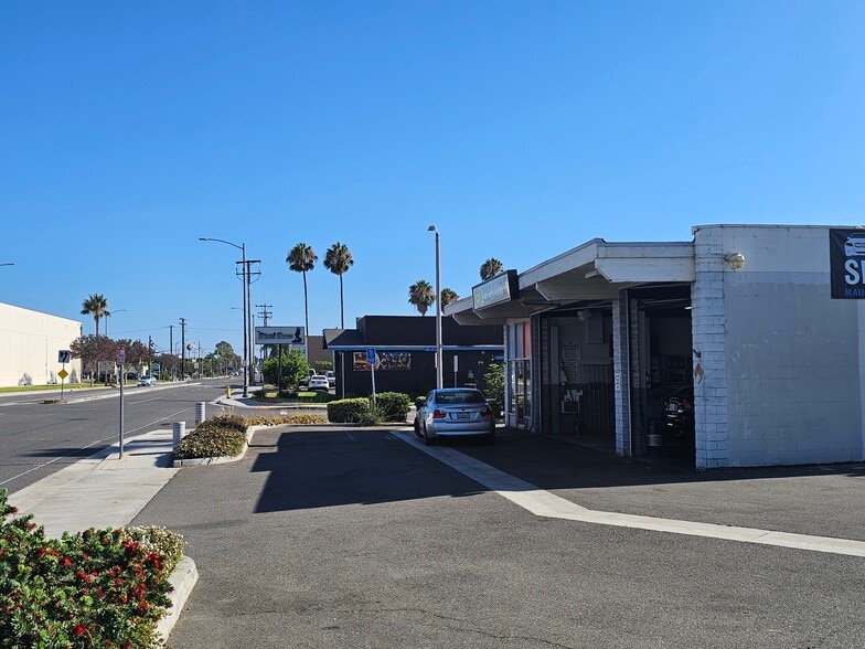 551 S Raymond Ave, Fullerton, CA à vendre - Photo du bâtiment - Image 3 de 5