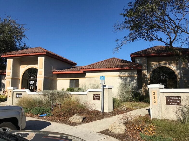 212-216 Southpark Cir, Saint Augustine, FL for lease - Building Photo - Image 1 of 4