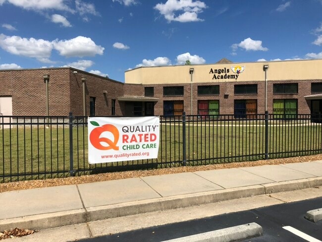 Plus de détails pour 5845 Campbellton Rd SW, Atlanta, GA - Commerce de détail à vendre