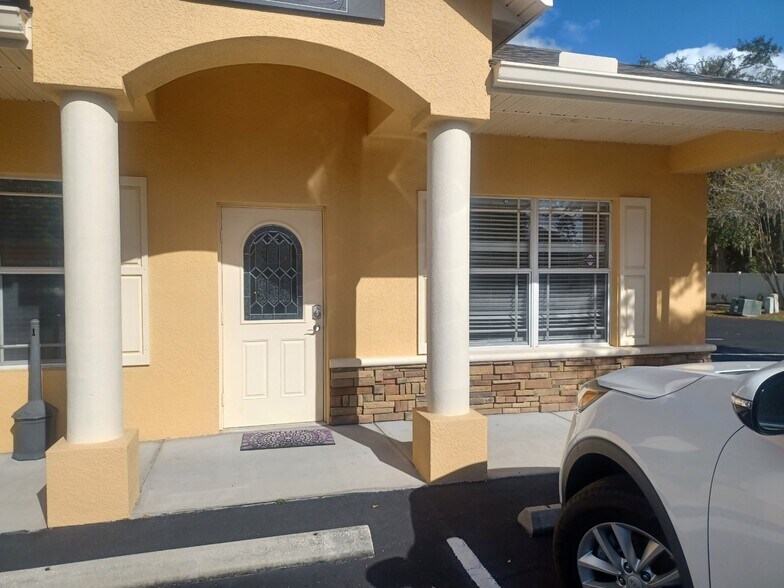 10028-10038 Water Works Ln, Riverview, FL à louer - Photo du bâtiment - Image 2 de 11