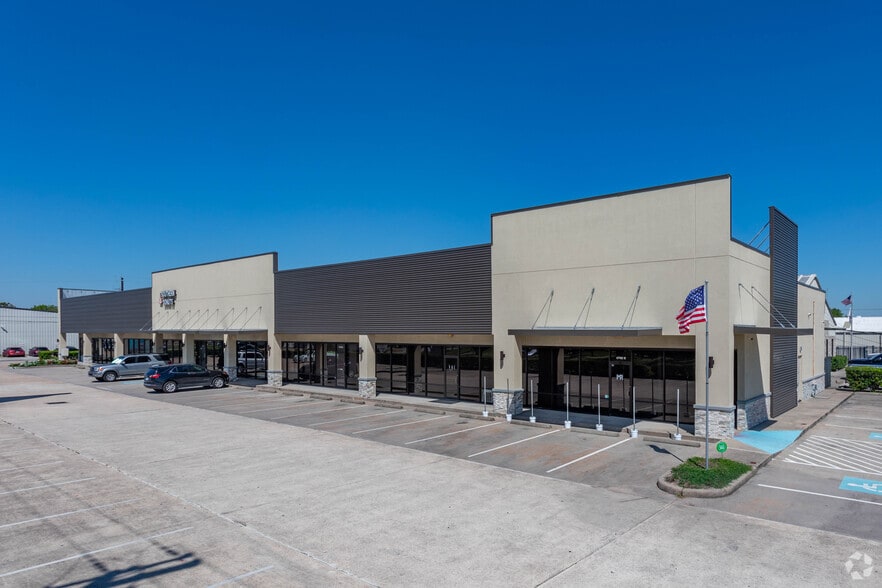 4740 Dacoma St, Houston, TX à louer - Photo du bâtiment - Image 1 de 5