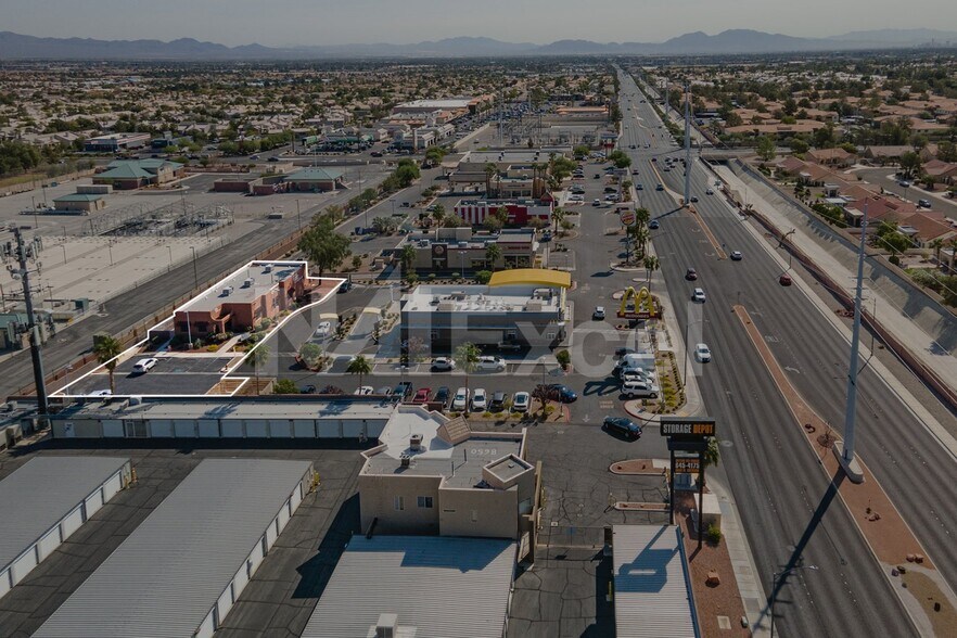8630 W Cheyenne Ave, Las Vegas, NV à louer - Photo du bâtiment - Image 2 de 3