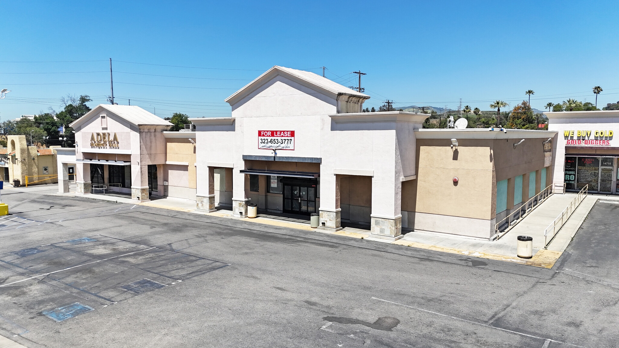 14701-14729 Rinaldi St, San Fernando, CA à louer Photo intérieure- Image 1 de 1