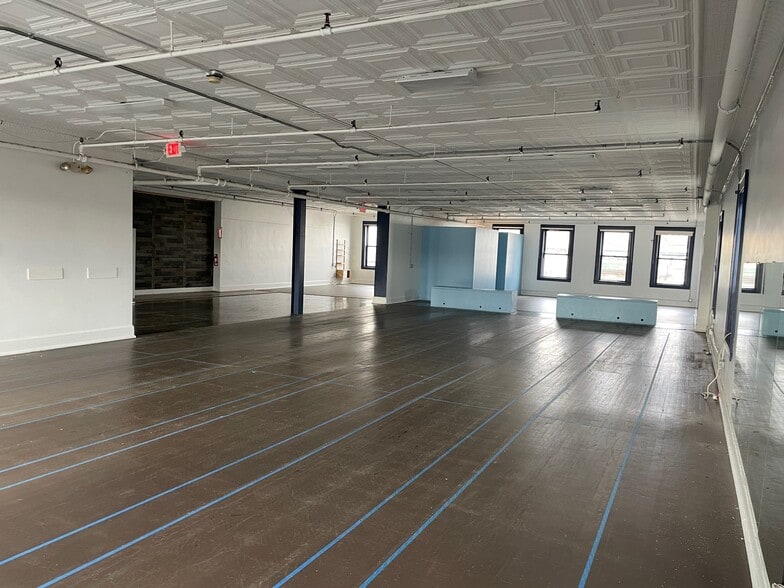 17-23 N Main St, Port Chester, NY for lease - Interior Photo - Image 2 of 6