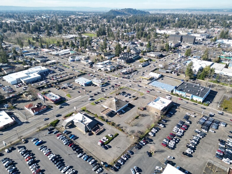 620 SE 122nd Ave, Portland, OR for sale - Building Photo - Image 2 of 3
