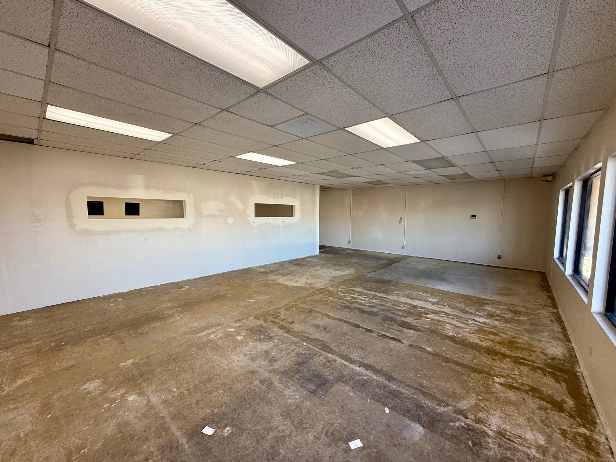 3175-3185 Midway Dr, San Diego, CA à louer Photo intérieure- Image 1 de 2