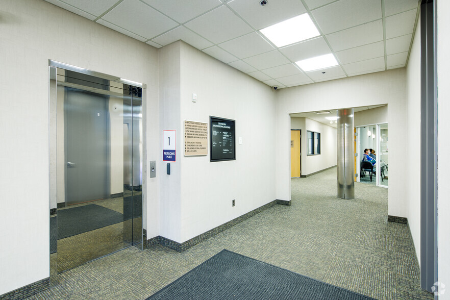 22731 Newman St, Dearborn, MI for lease - Lobby - Image 3 of 5