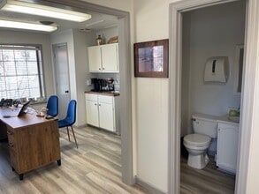 110 E Pecan St, Gainesville, TX for lease Building Photo- Image 1 of 6