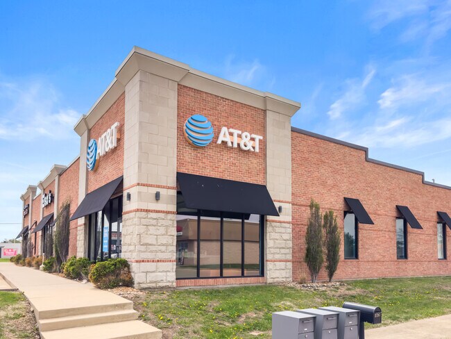 More details for 1510 W Springfield Rd, Taylorville, IL - Retail for Sale