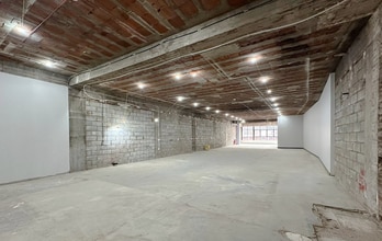 23 Central Way, Altrincham for lease Interior Photo- Image 2 of 2