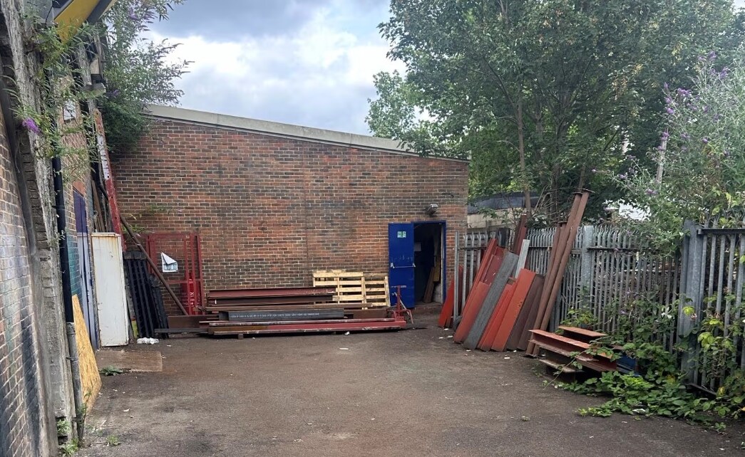 370-379 Station Rd, Londres à louer Photo du bâtiment- Image 1 de 3