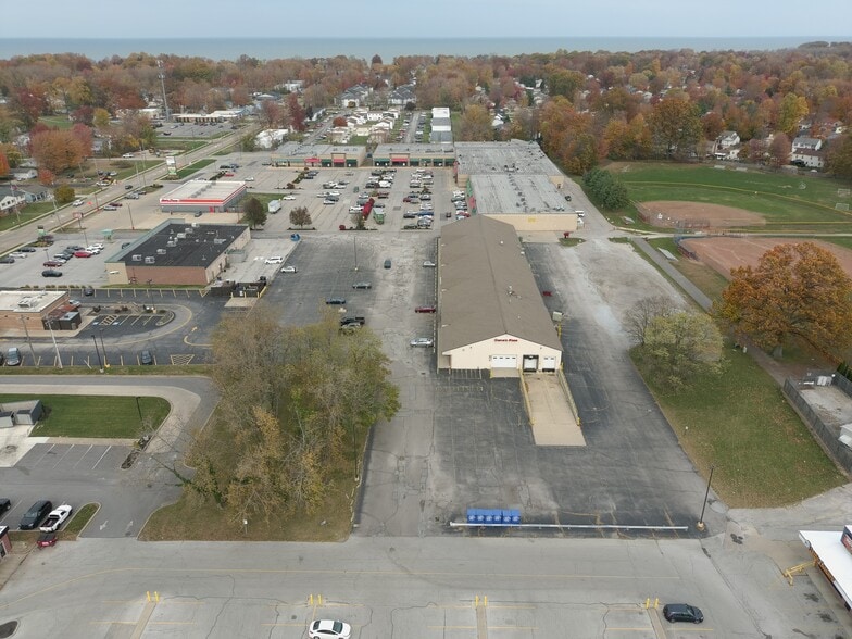 5967-5983 Andrews Rd, Mentor-on-the-Lake, OH for sale - Building Photo - Image 3 of 12