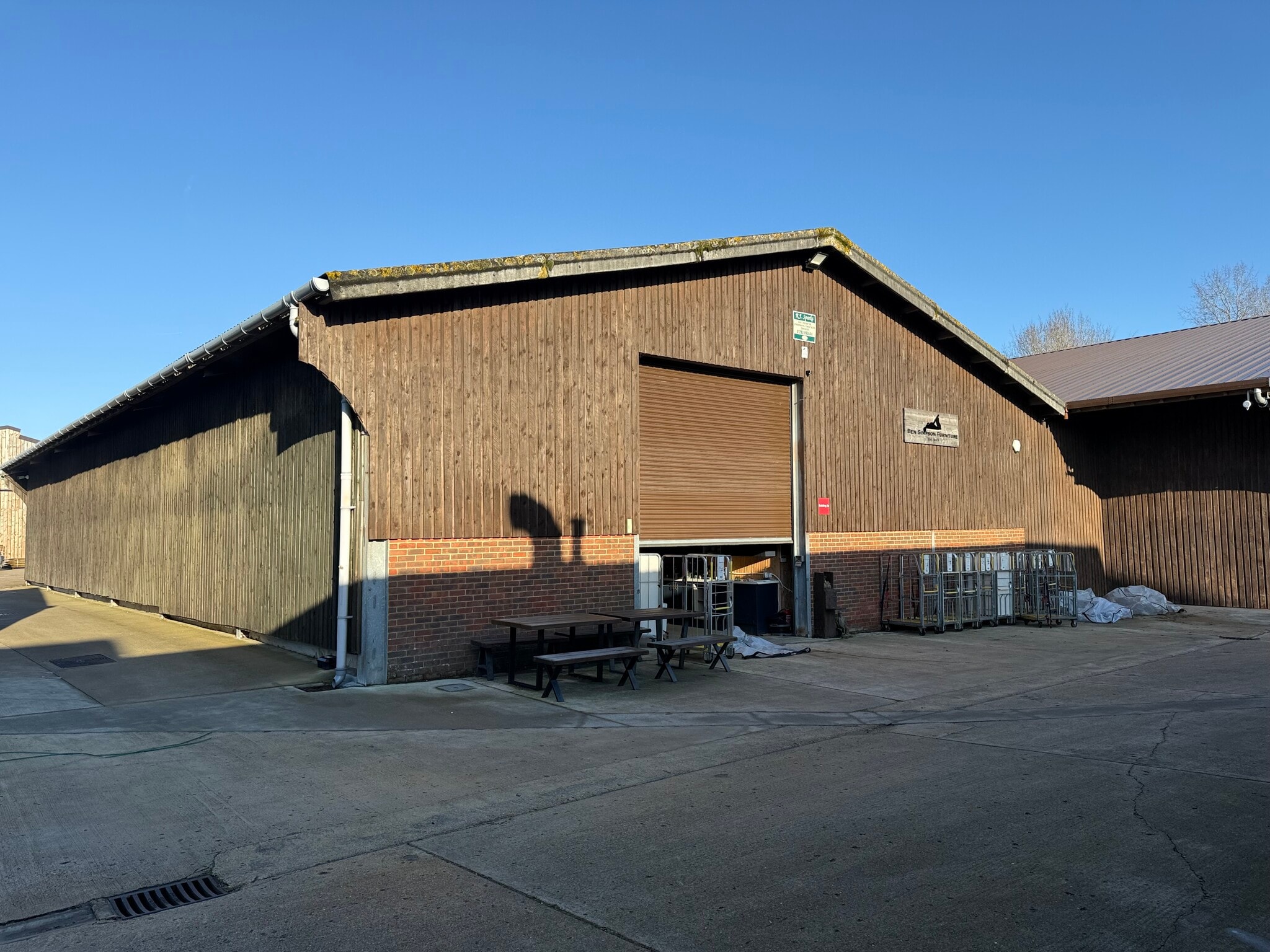 Unit 3A Dawes Farm, Bognor Rd, Warnham for lease Primary Photo- Image 1 of 7