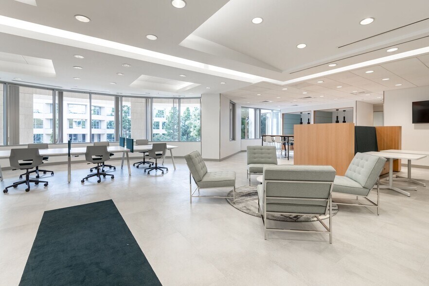 4445 Eastgate Mall, San Diego, CA for lease - Interior Photo - Image 1 of 14