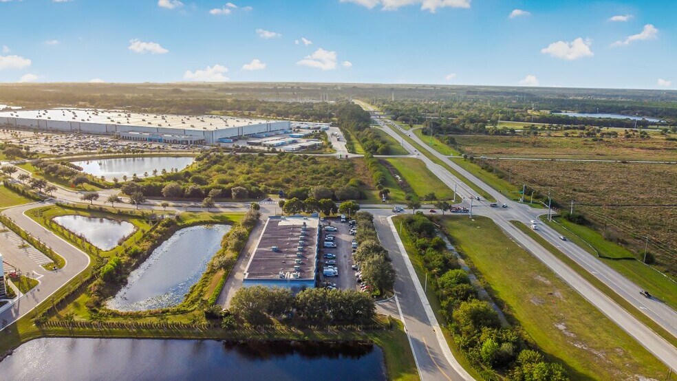 6901-6945 NW LTC Pky, Port Saint Lucie, FL à louer - Photo du bâtiment - Image 3 de 27