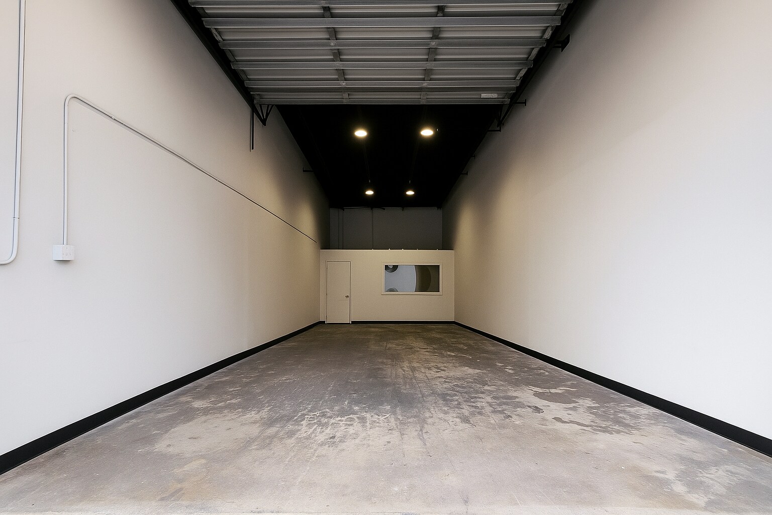 2100 N Powerline Rd, Pompano Beach, FL for lease Interior Photo- Image 1 of 2