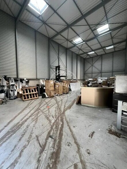 Industrial in Toulouse for lease - Interior Photo - Image 2 of 5