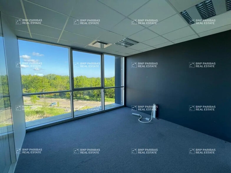 Office in Nantes for lease - Interior Photo - Image 3 of 10