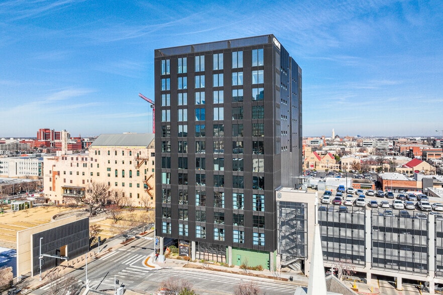 600 N Robinson Ave, Oklahoma City, OK for lease - Building Photo - Image 2 of 11