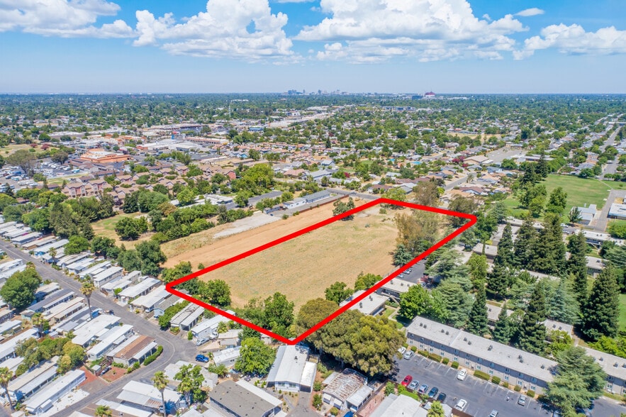 6140 Lemon Hill Ave, Sacramento, CA à vendre - Photo du bâtiment - Image 1 de 10