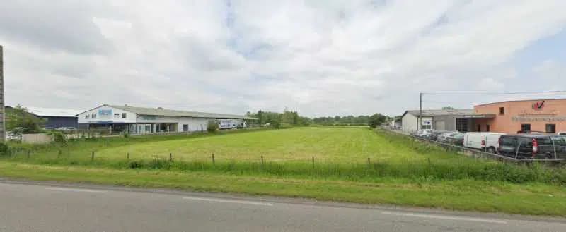 Flex in Saint-Denis-lès-Bourg for sale - Building Photo - Image 2 of 11