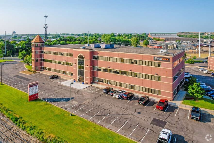 101 Broadway St W, Osseo, MN à louer - Aérien - Image 2 de 20