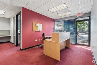 1000 Holcomb Woods Pky, Roswell, GA for lease Interior Photo- Image 2 of 4