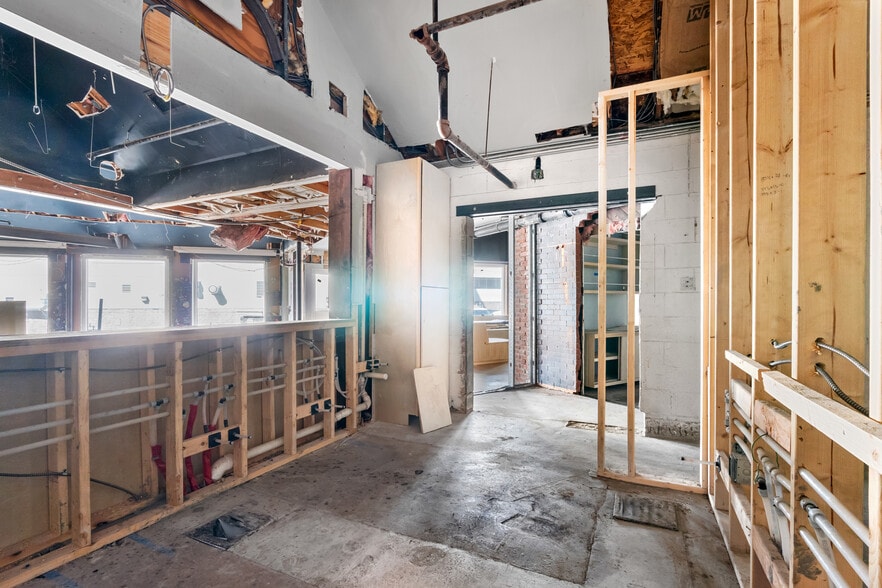 1811 Division St, Nashville, TN for lease - Interior Photo - Image 2 of 31