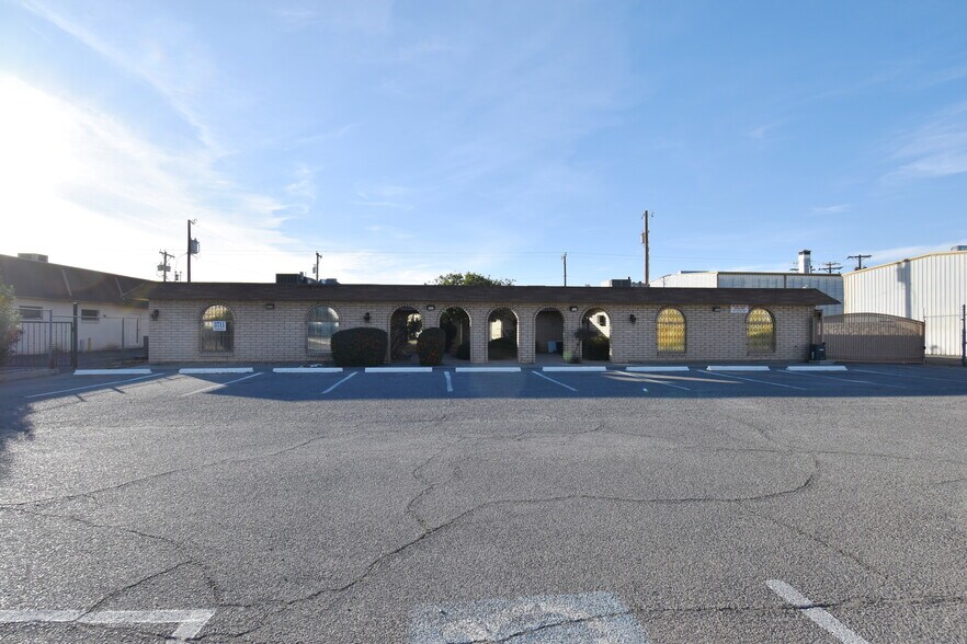 3711 Admiral St, El Paso, TX for lease - Building Photo - Image 3 of 13