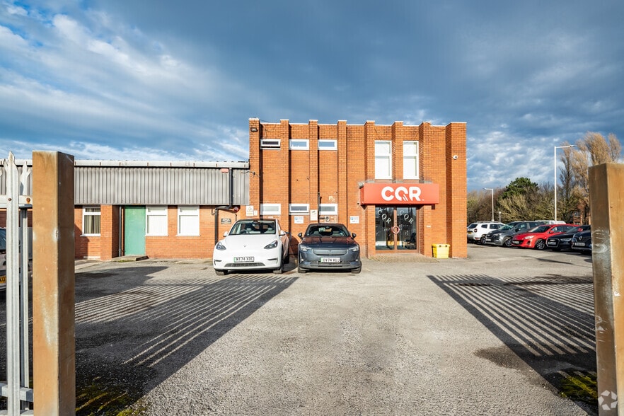 125 Pasture Rd, Wirral for sale - Building Photo - Image 2 of 4