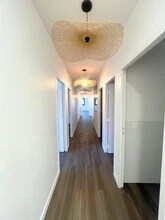 Office in Viroflay for lease Interior Photo- Image 2 of 6