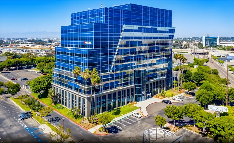 879 W 190th St, Gardena, CA for lease - Building Photo - Image 2 of 15