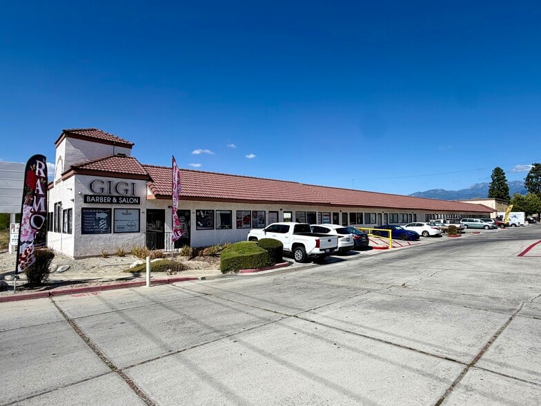 980 N State St, Hemet, CA à louer - Photo du bâtiment - Image 3 de 14
