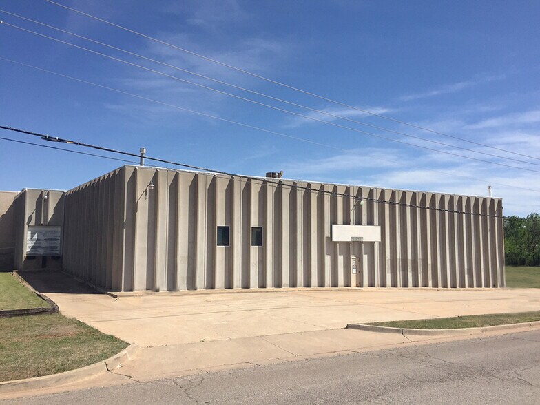 4800 N Stiles Ave, Oklahoma City, OK for lease - Building Photo - Image 1 of 4