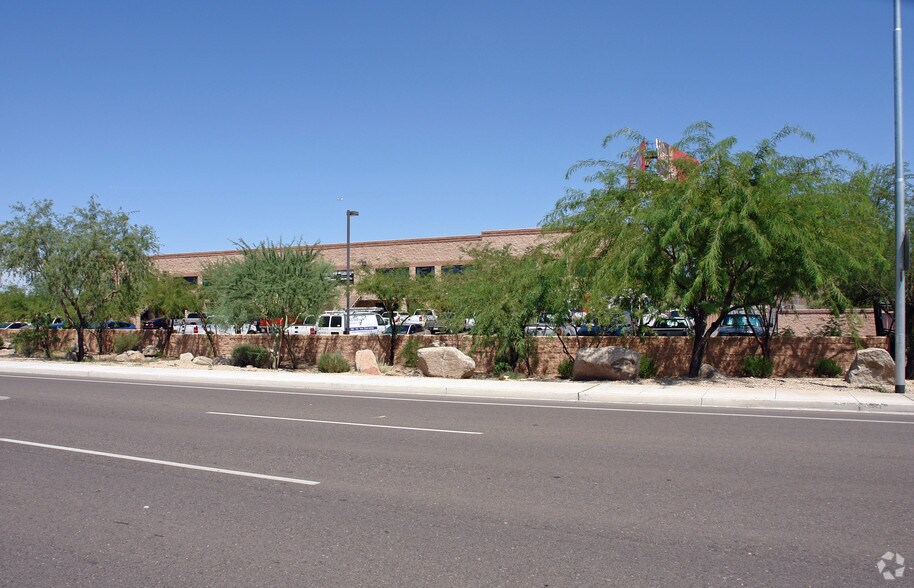 1720 E Deer Valley Rd, Phoenix, AZ à vendre - Photo du bâtiment - Image 2 de 2