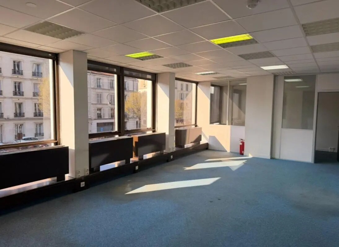 Bureau dans Saint-Cloud à louer Photo intérieure- Image 1 de 6