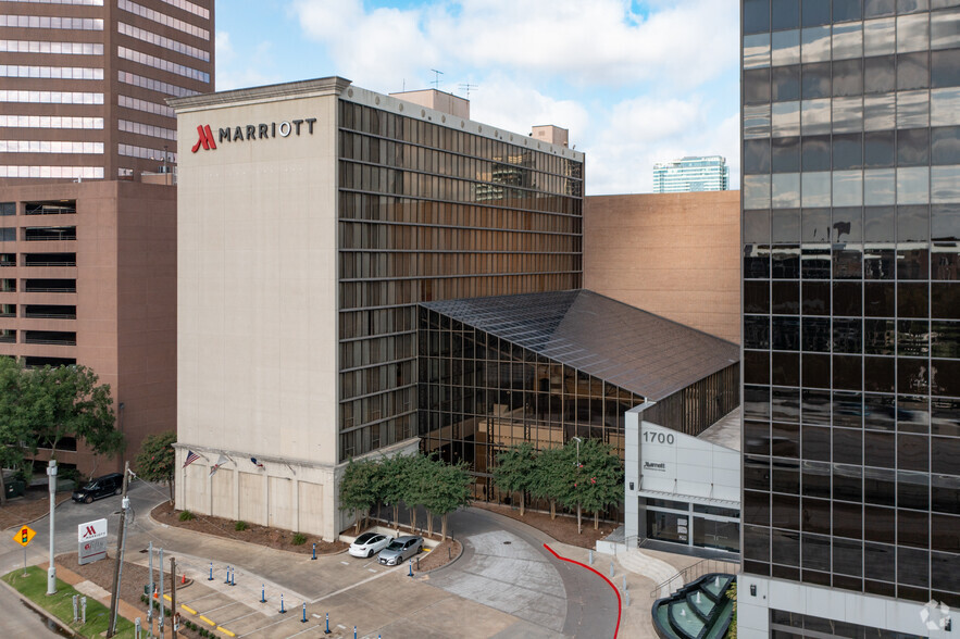 1750 West Loop South, Houston, TX for sale - Building Photo - Image 1 of 1