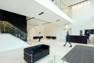 Crockford Ln, Chineham for lease Interior Photo- Image 1 of 5