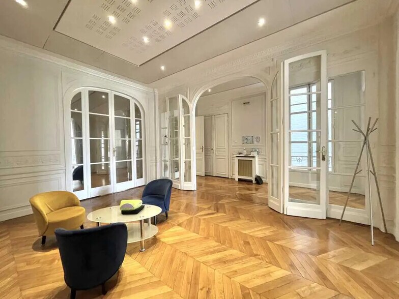 Office in Paris for sale - Interior Photo - Image 3 of 13