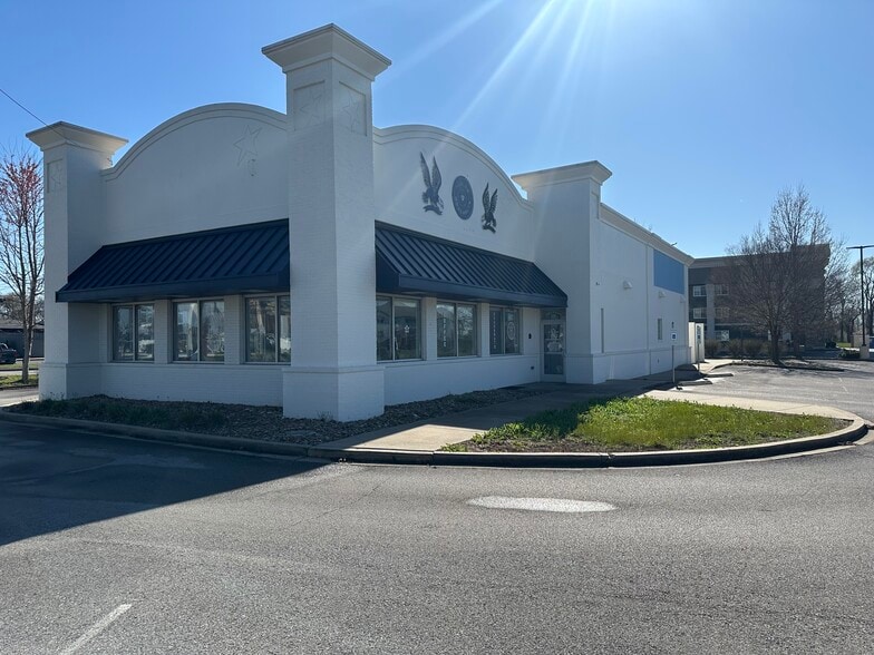 133 Three Springs Rd, Bowling Green, KY for lease - Building Photo - Image 3 of 10