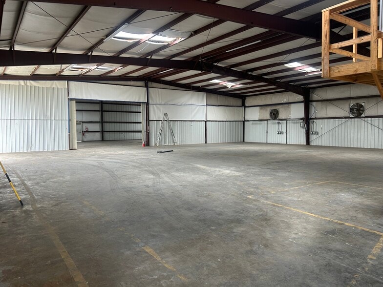 2718 Ruby St, Gonzales, LA à vendre - Photo du bâtiment - Image 3 de 33