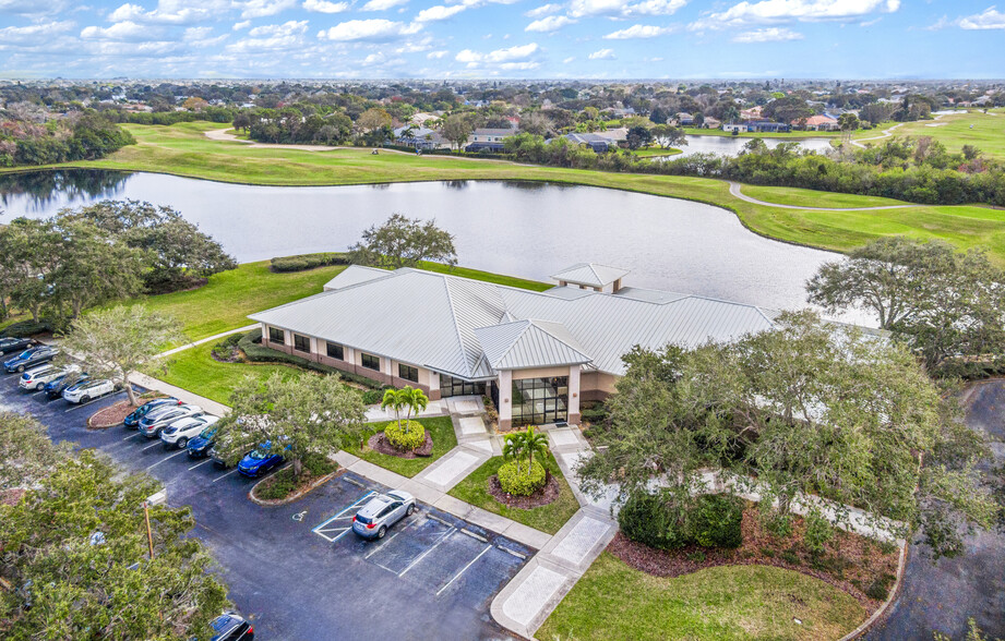 215 Baytree Dr, Melbourne, FL à louer - Photo du b timent - Image 1 de 18