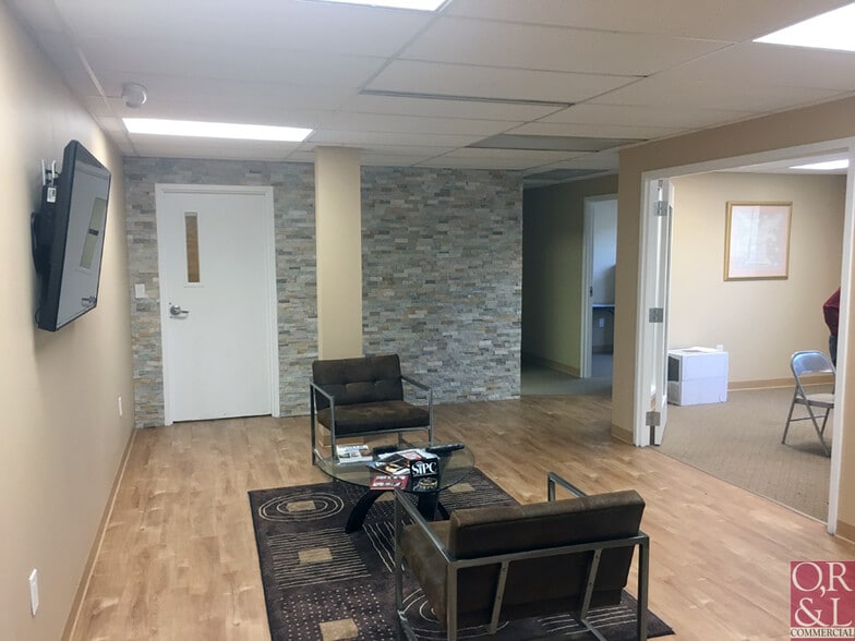 78 Eastern Blvd, Glastonbury, CT for lease - Building Photo - Image 2 of 7