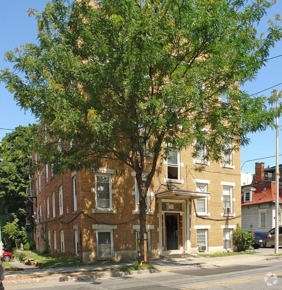 76 Academy St, Poughkeepsie, NY for sale - Building Photo - Image 2 of 2