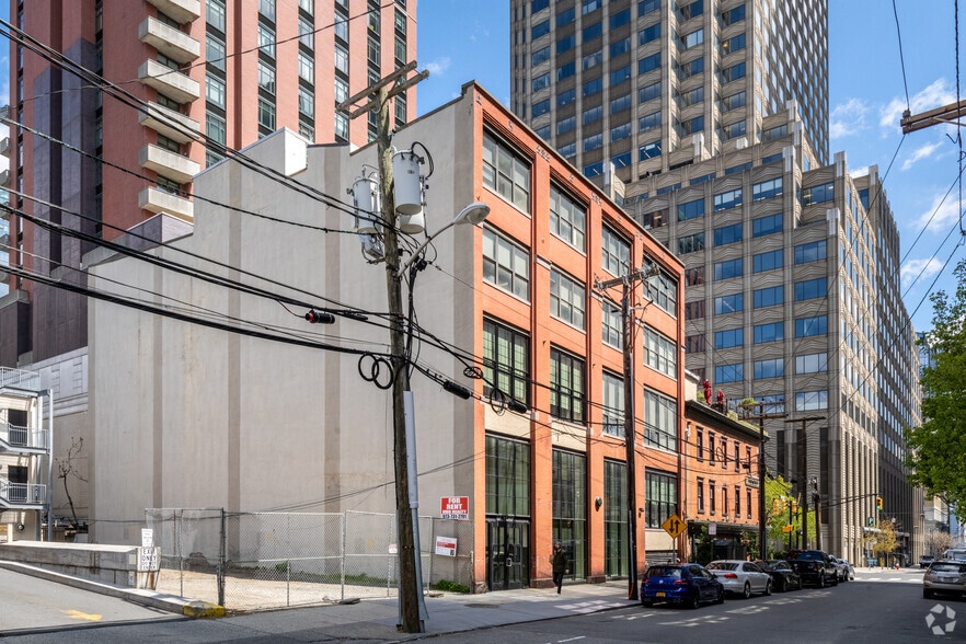 66 York St, Jersey City, NJ for lease - Building Photo - Image 2 of 8