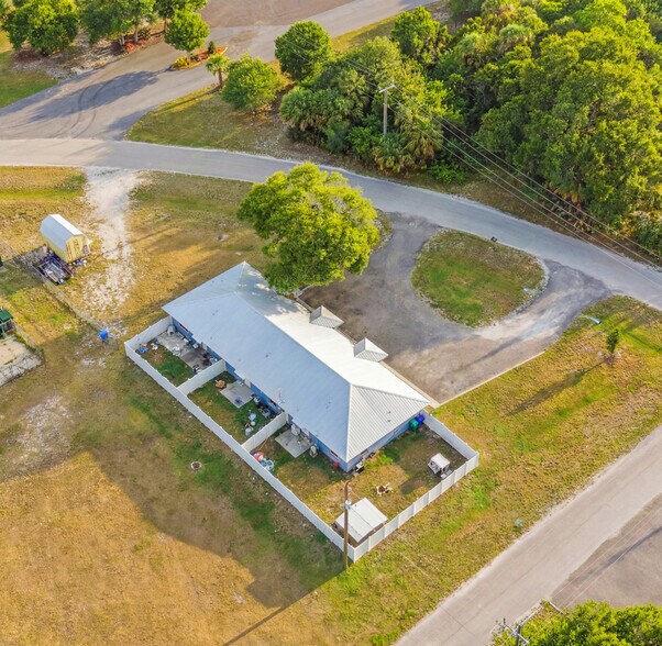 110 SW 9th Ave, Okeechobee, FL à vendre - Photo du bâtiment - Image 2 de 15
