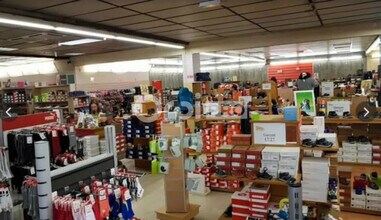 Office in Ruy-Montceau for lease Interior Photo- Image 2 of 5