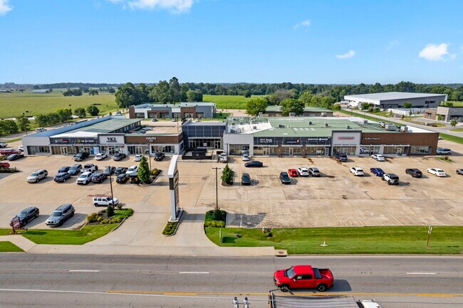 Plus de détails pour 1395 E Henri De Tonti Blvd, Springdale, AR - Commerce de détail, Local d'activités à louer
