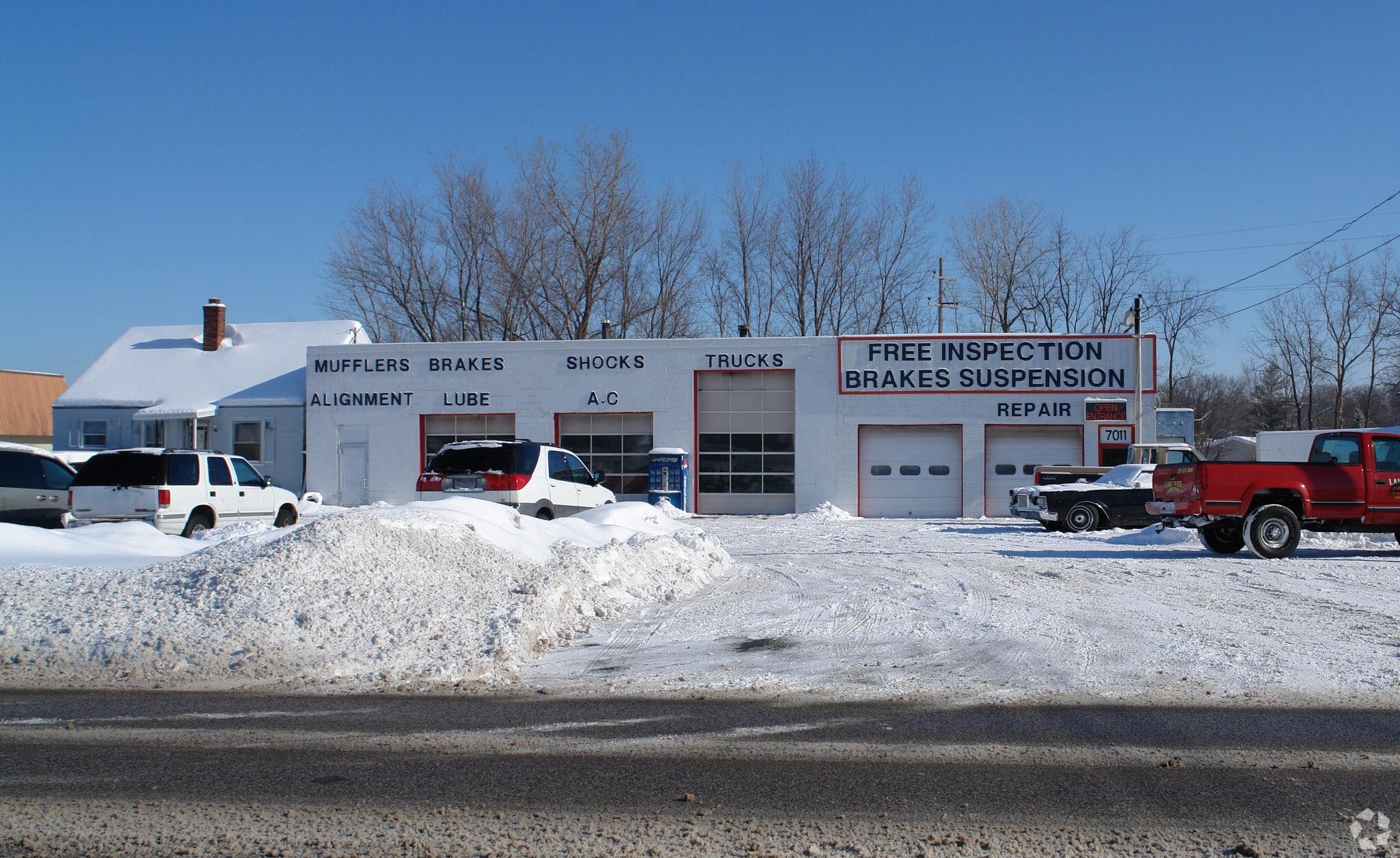 7007 S Cedar St, Lansing, MI à vendre Photo principale- Image 1 de 4