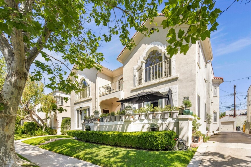 326 N Sycamore Ave, Los Angeles, CA for sale - Building Photo - Image 3 of 24